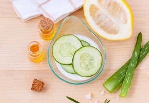 Skin moisturizing elements